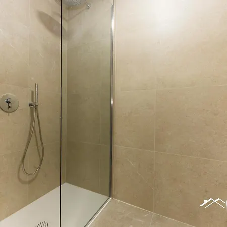 Lägenhet Waterfront Lux|studio|a/c|parking|gym|wifi By Tilo Genua